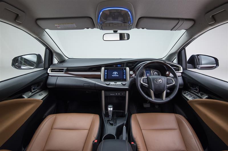 Innova Crysta Rental Bangalore – Spacious and Comfortable Interior