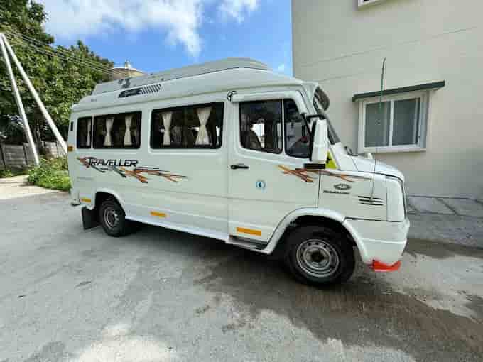 18 Seater Tempo Traveller in Bangalore